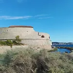 Typical Toulon Apartment 50M Beaches